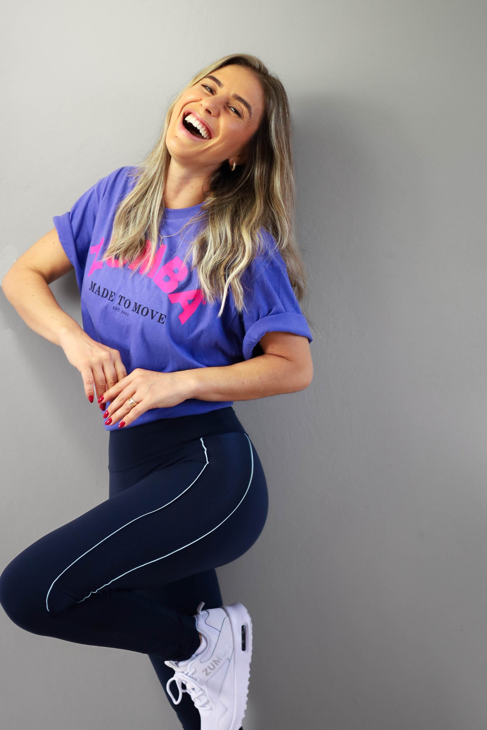 Pâmela dançando Zumba, leveza e energia